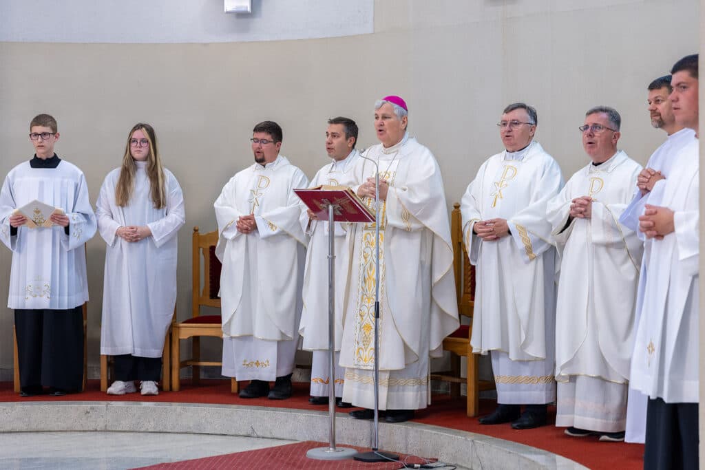 Započela devetnica sv. Kvirinu, uručena odlikovanja zaslužnim vjernicima