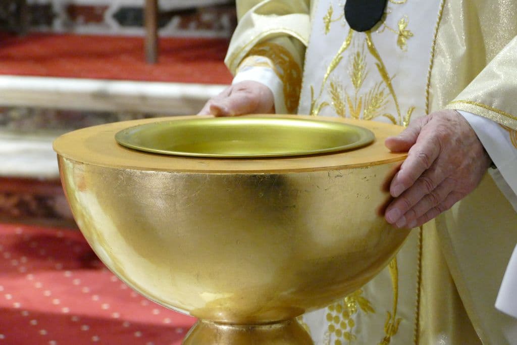 Zagreb: Tijekom travnja kršteno osmero djece u mnogobrojnim obiteljima