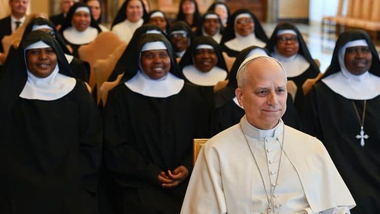 Papa poručio benediktincima da svaki samostan bude škola služenja