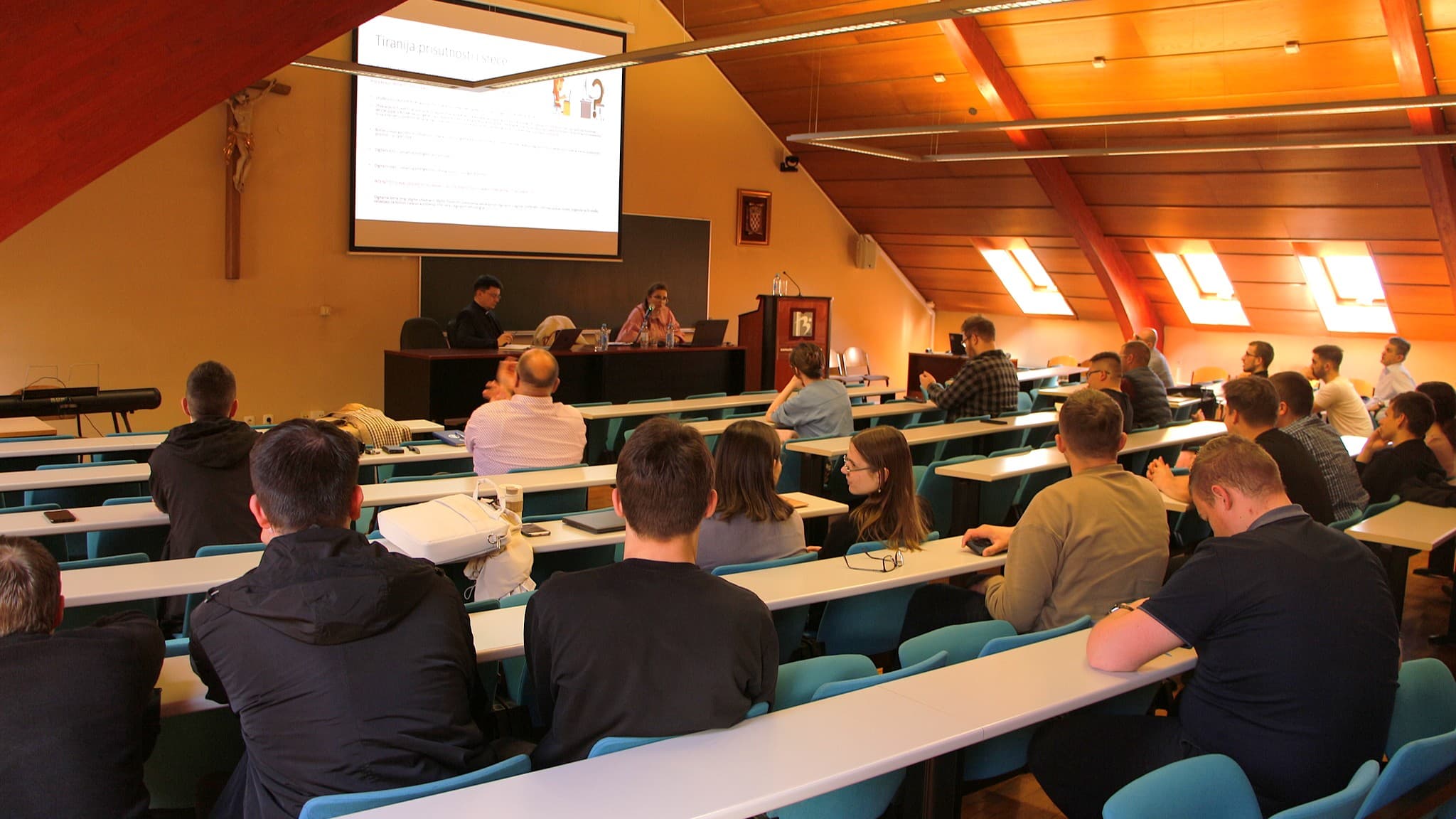 U Osijeku i Đakovu održana predavanja o umjetnoj inteligenciji