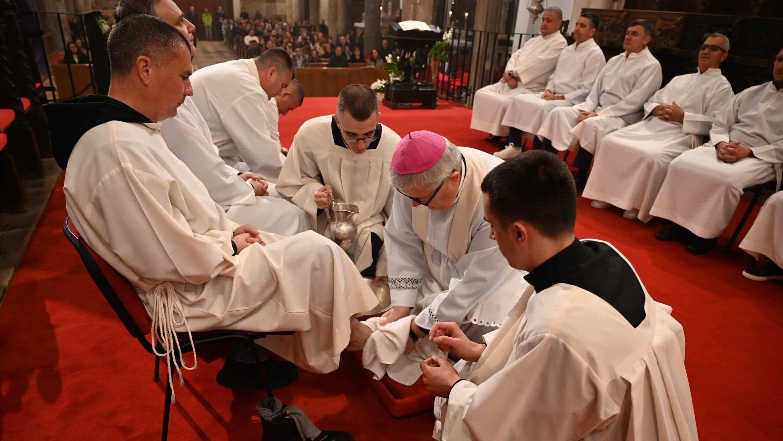 Nadbiskup Zgrablić predvodio Misu večere Gospodnje