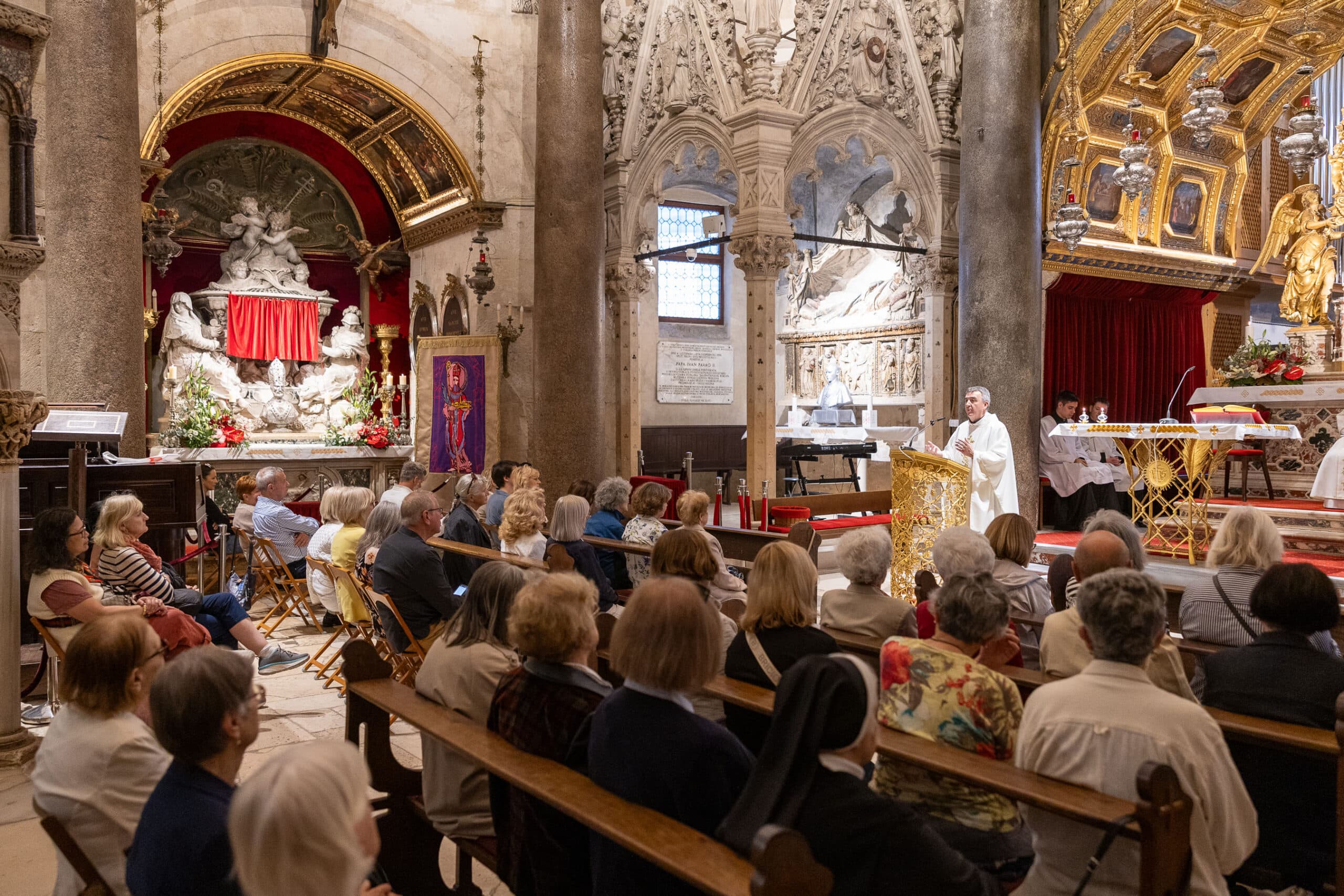 Drugi dan devetnice sv. Dujmu u splitskoj katedrali
