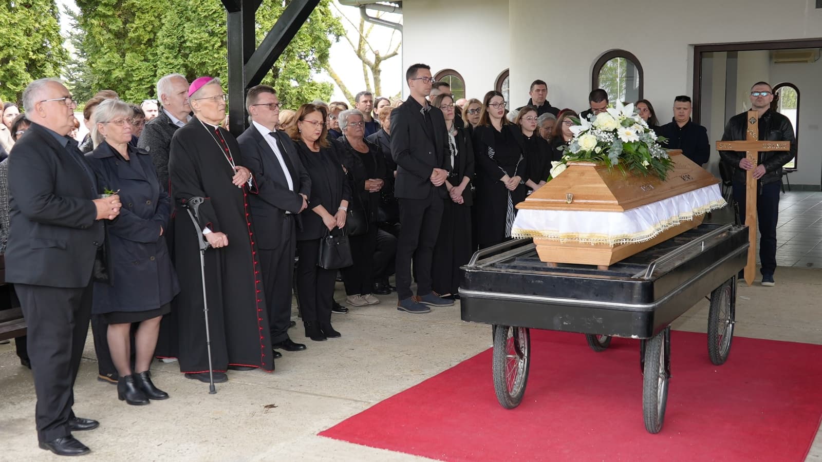 Sprovodni obredi i misa zadušnica za Evu Hranić, majku nadbiskupa Hranića