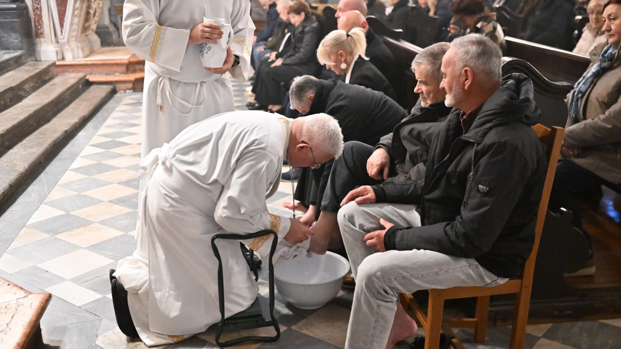 Rijeka: Nadbiskup Uzinić prevodio Misu večere Gospodnje