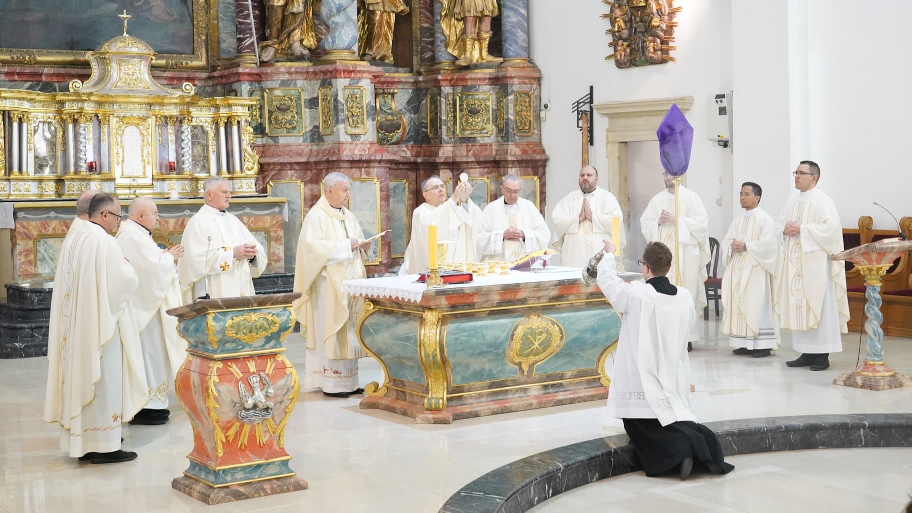 Biskup Radoš predslavio Misu večere Gospodnje u varaždinskoj katedrali