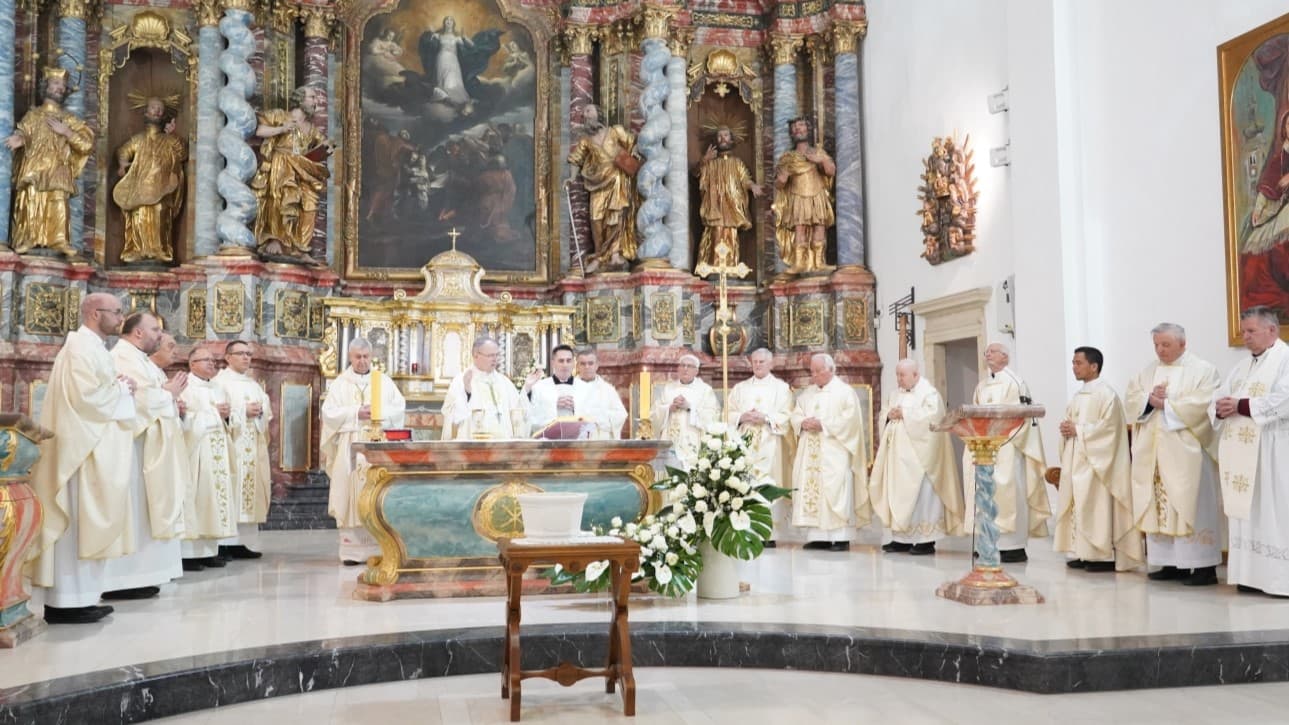 Biskup Radoš predvodio Vazmeno bdjenje u varaždinskoj katedrali