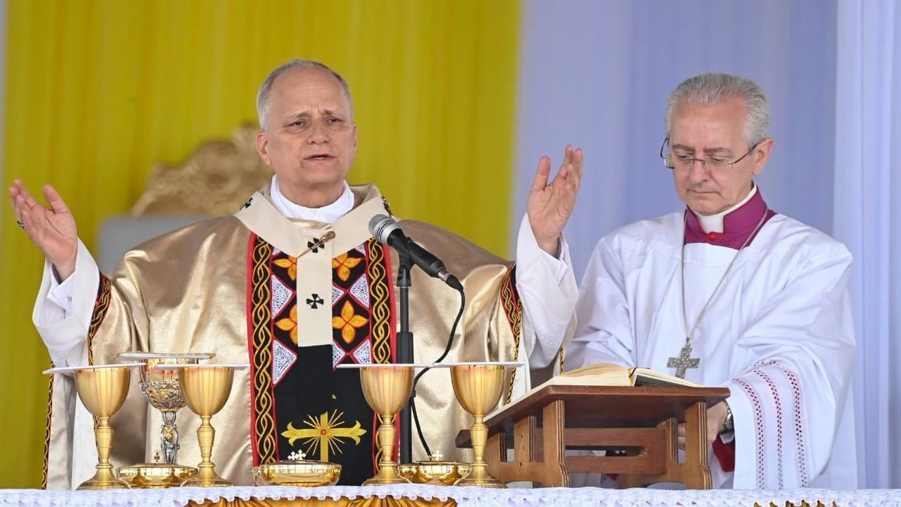 Papa predslavio misu u zračnoj luci Bamende