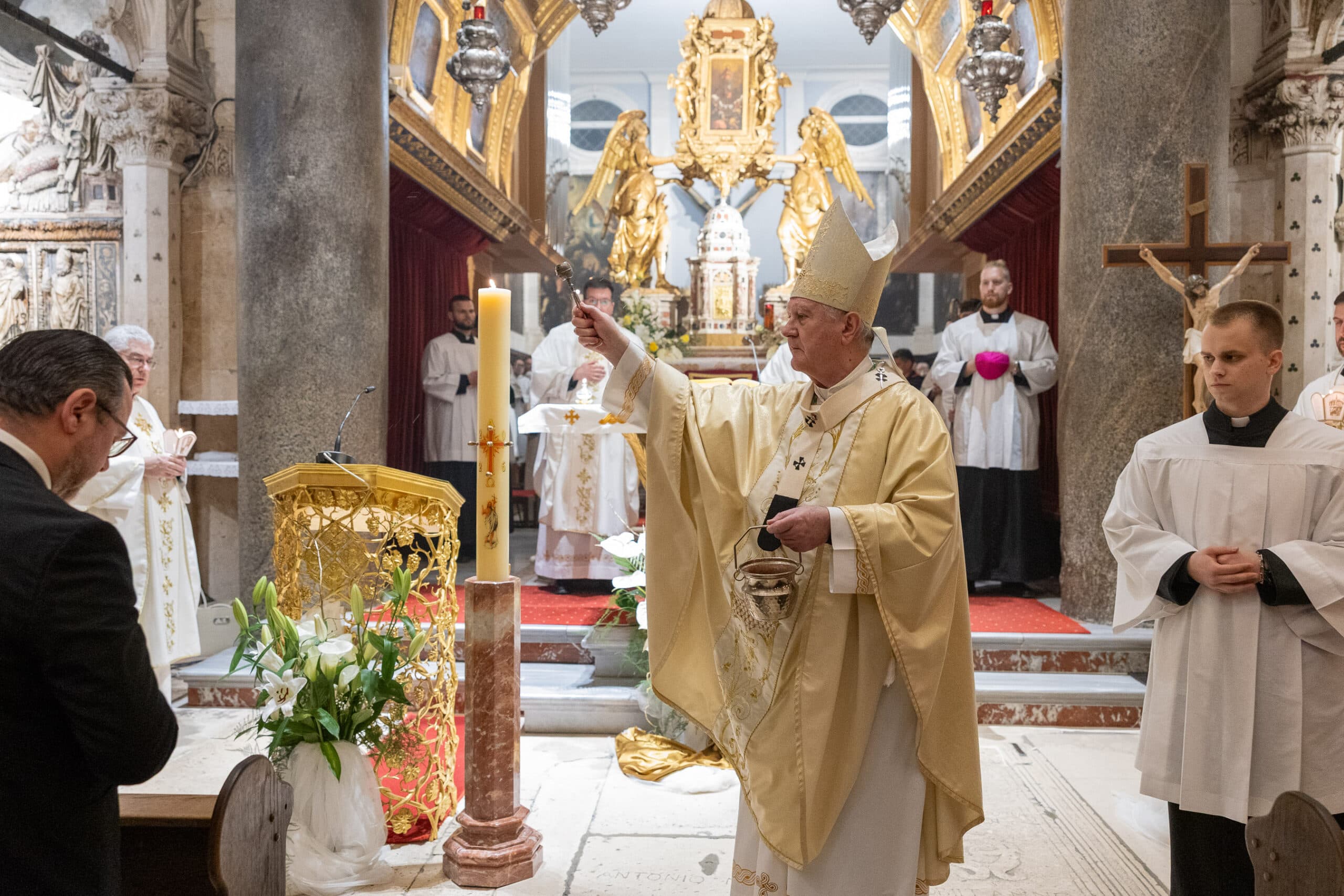 Vazmeno bdjenje u splitskoj prvostolnici