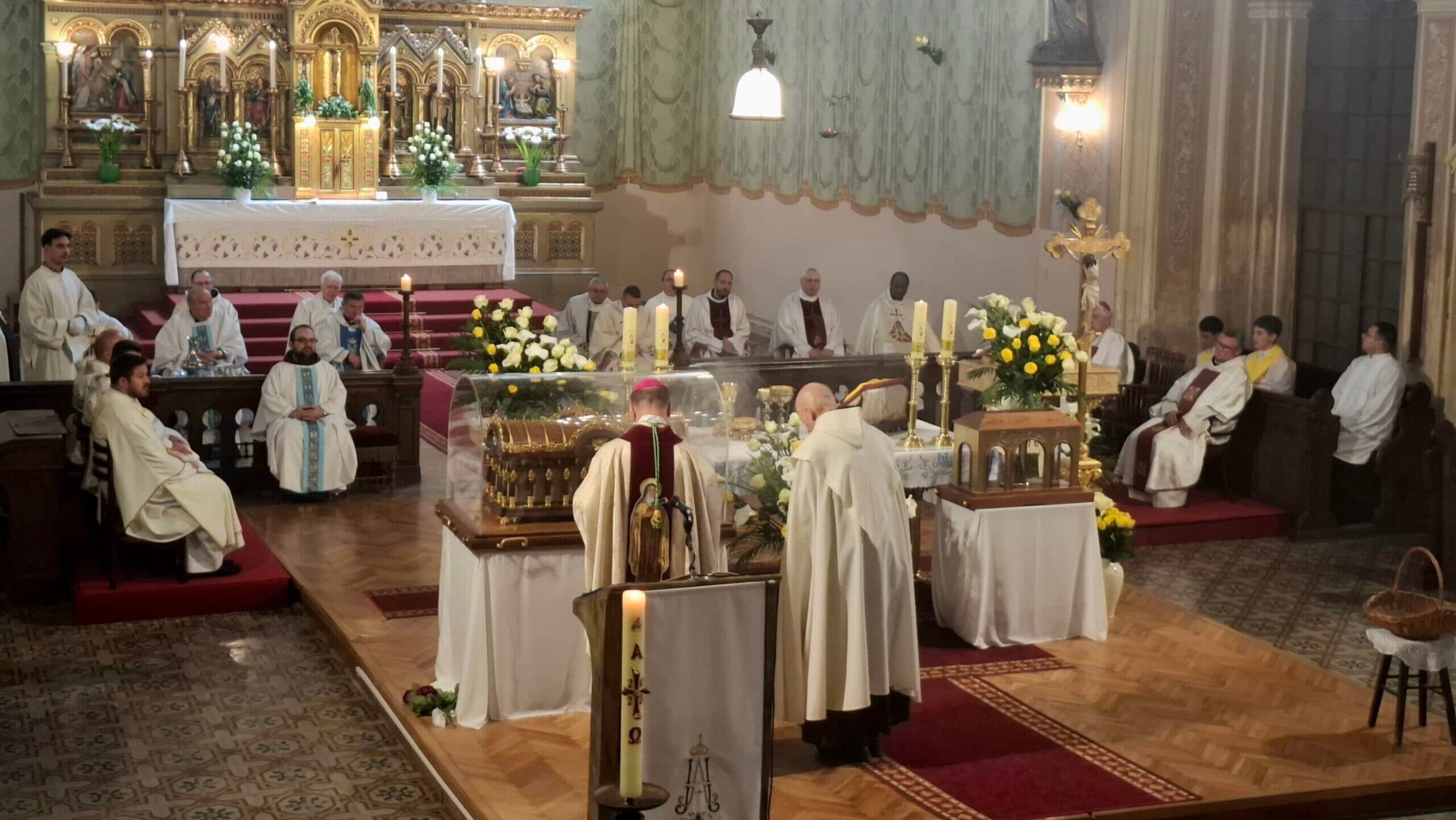 Vjernici Srijemske biskupije u Somboru častili relikvije sv. Male Terezije i njezinih roditelja