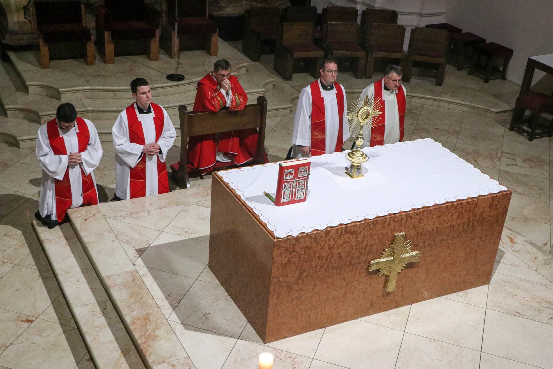 Duhovsko bdjenje održano u požeškoj katedrali