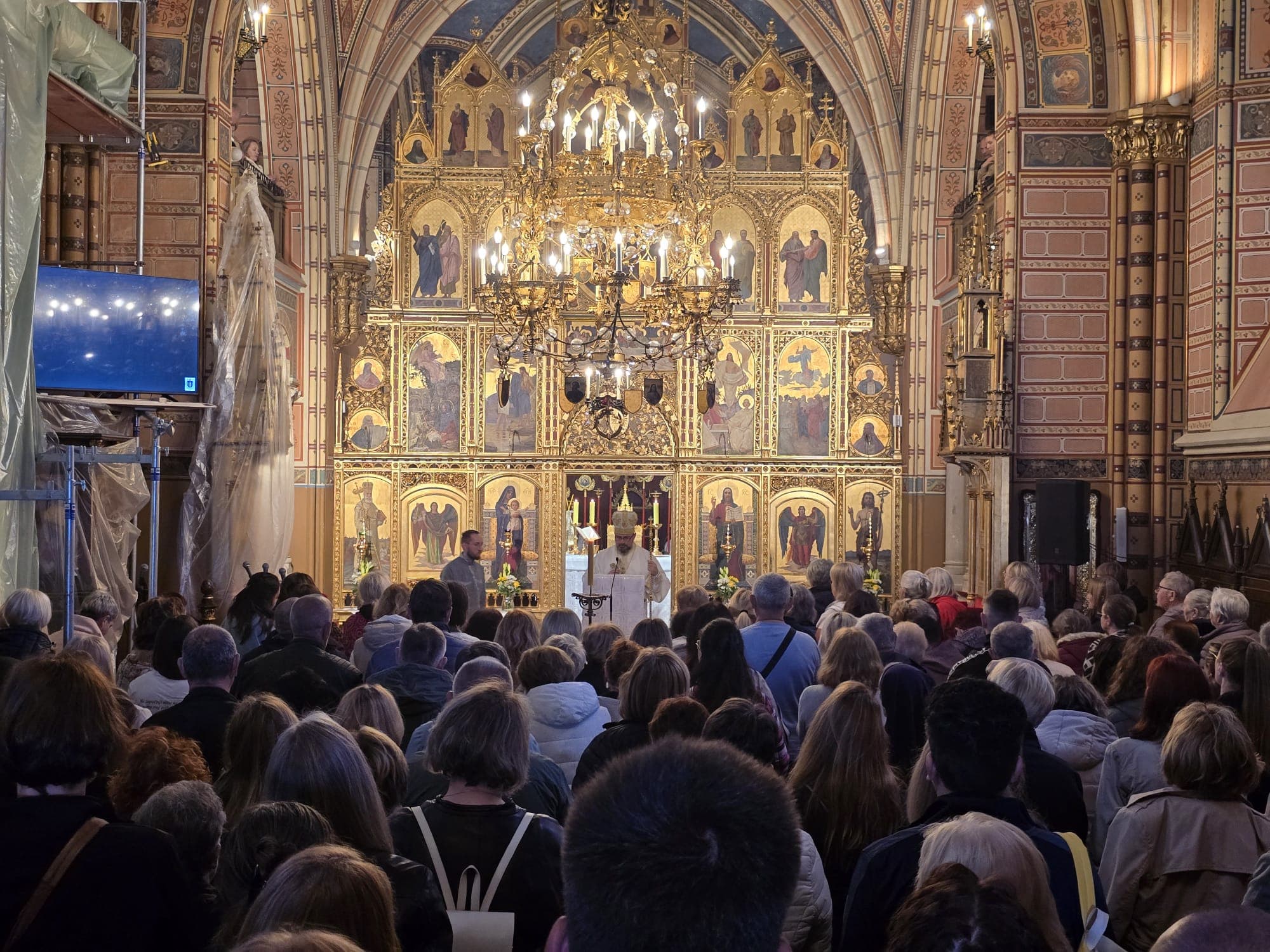 Vladika Milan Stipić predvodio svečanu liturgiju na hodočasničku subotu sv. Šarbelu