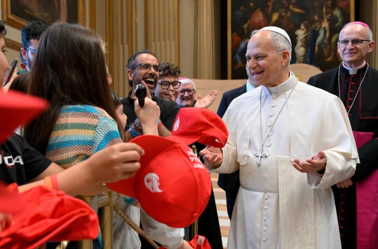 Papa Lav XIV. krizmanicima: Recite „da” Isusu u svijetu koji nas želi udaljiti od njega