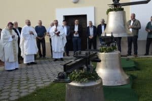 Blagoslov zvona i krštenje petog djeteta roditelja Svoboda u Kaptolu