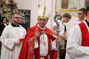 Duhovsko bdijenje u požeškoj Katedrali
