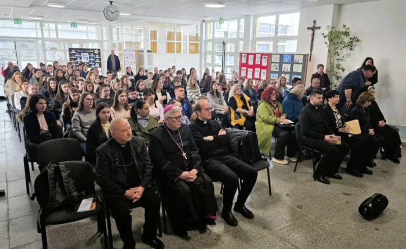 Vjeronaučna olimpijada Zadarske nadbiskupije okupila škole i nagradila najbolje ekipe