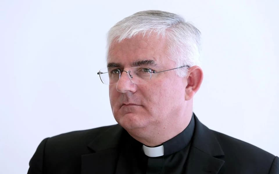 Nadbiskup Uzinić u uskrsnoj poruci istaknuo mir Uskrsloga kao odgovor na strah i nasilje