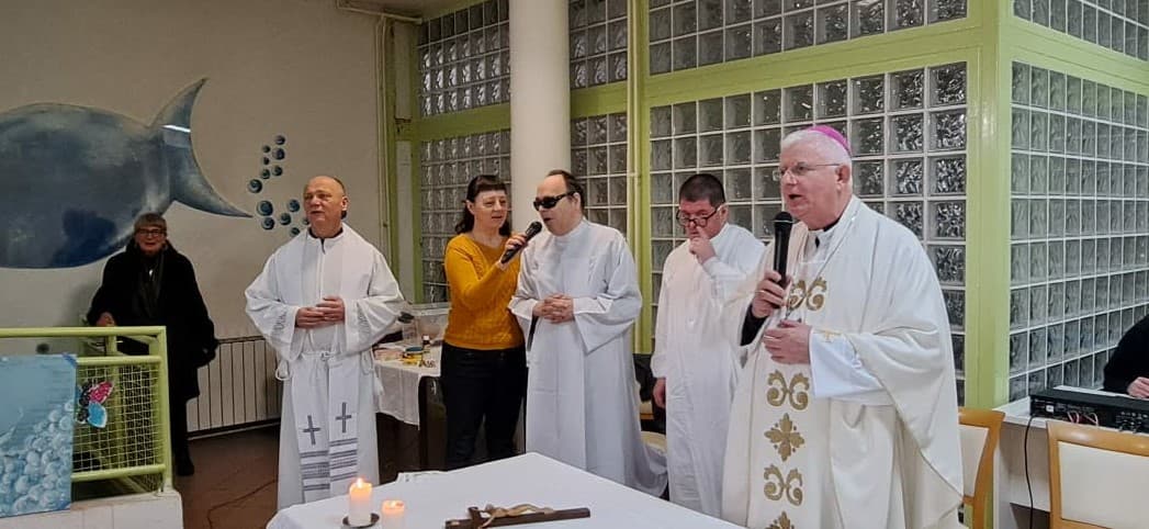 Nadbiskup Uzinić slavio Misu večere Gospodnje s korisnicima Centra za rehabilitaciju