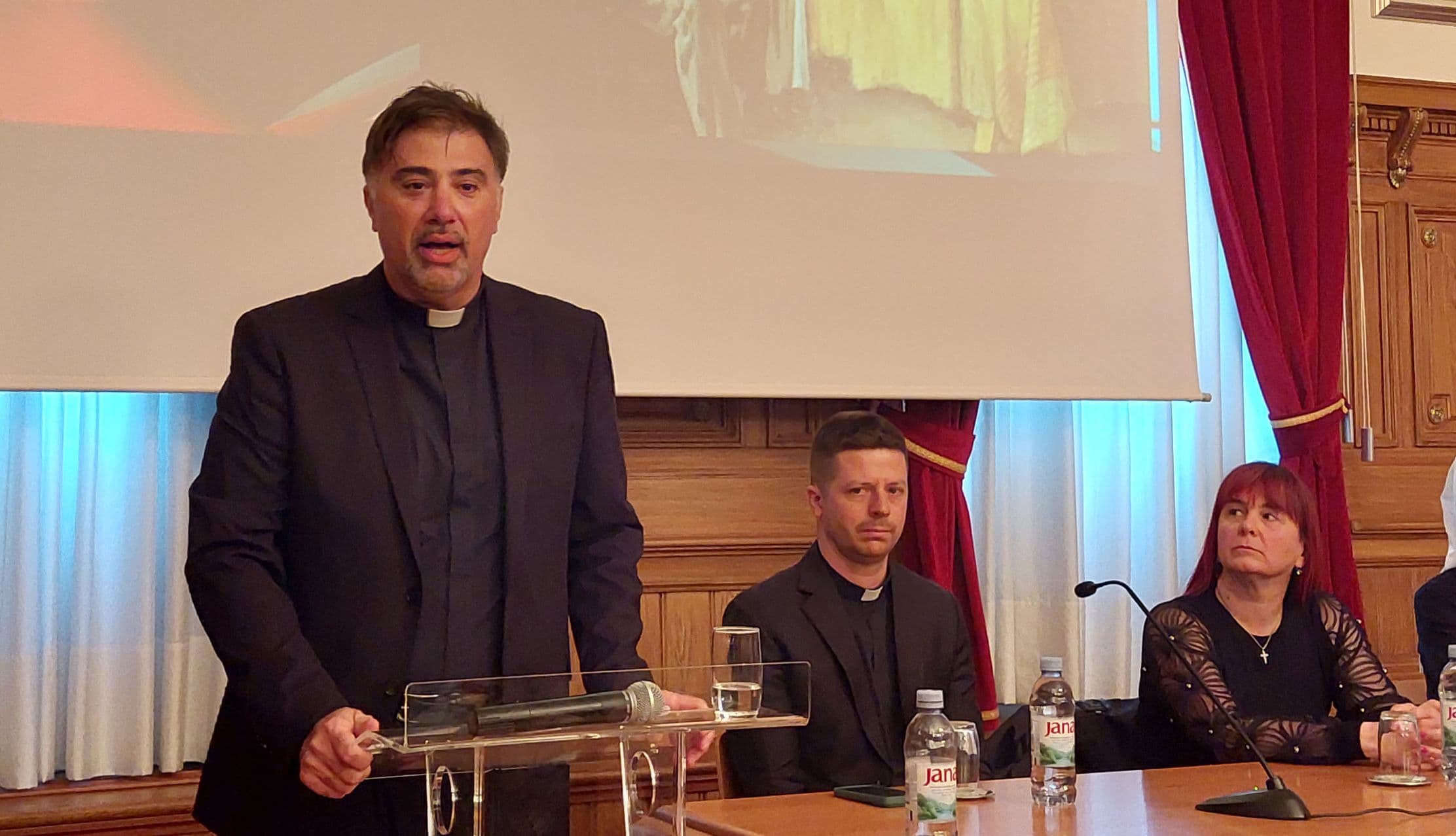 Dostojanstvo ranjivih: integrirani pristupi skrbi i podršci u zajednici