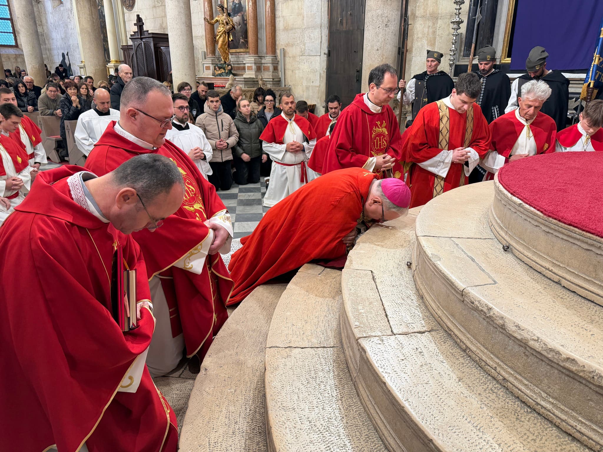 Veliki petak u katedrali svetog Jakova