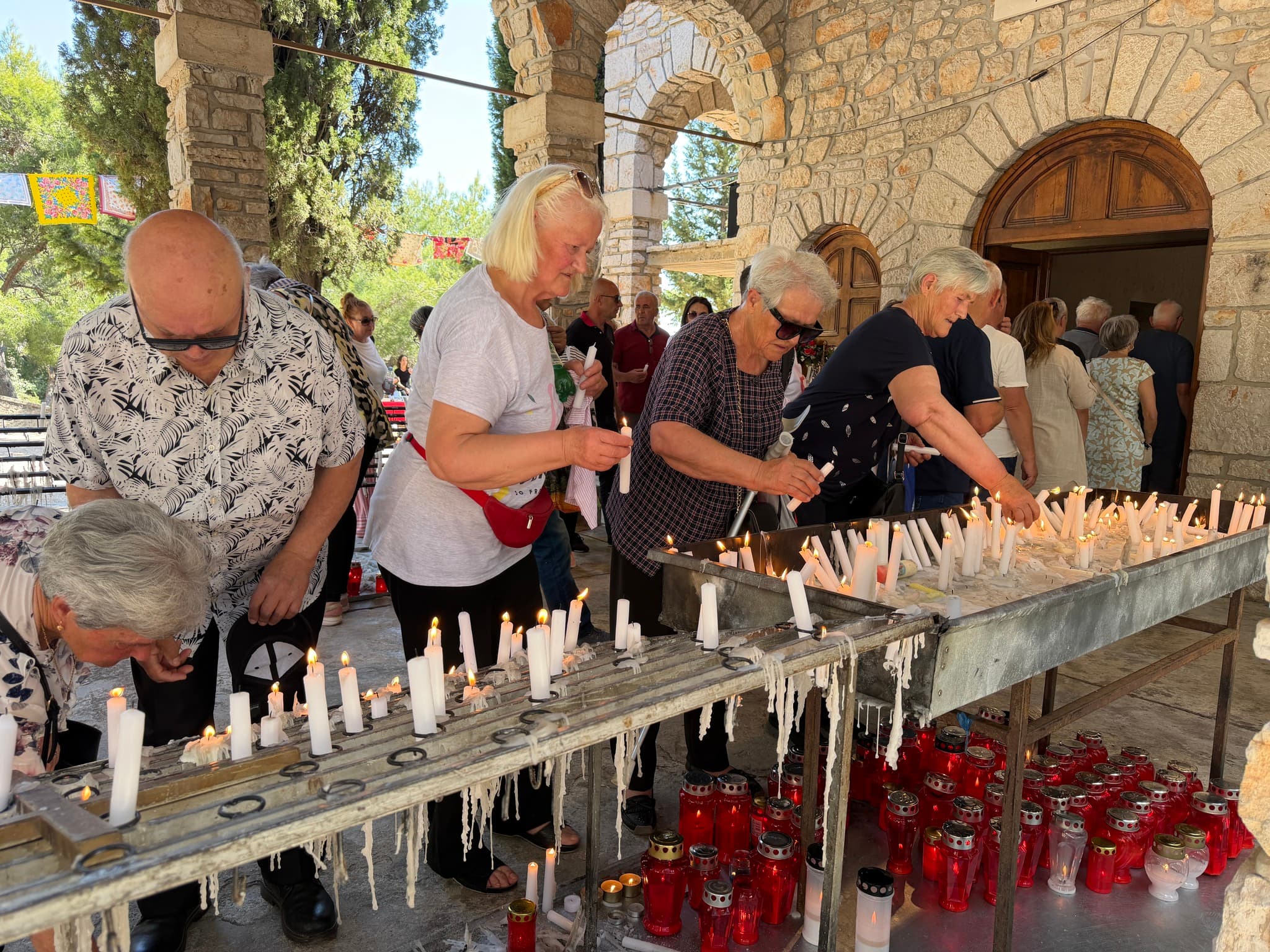 Proslava svetkovine Gospe od Karavaja u Tisnom.