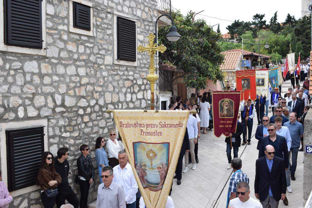 Proslavljena svetkovina Gospe od Loreta u Primoštenu