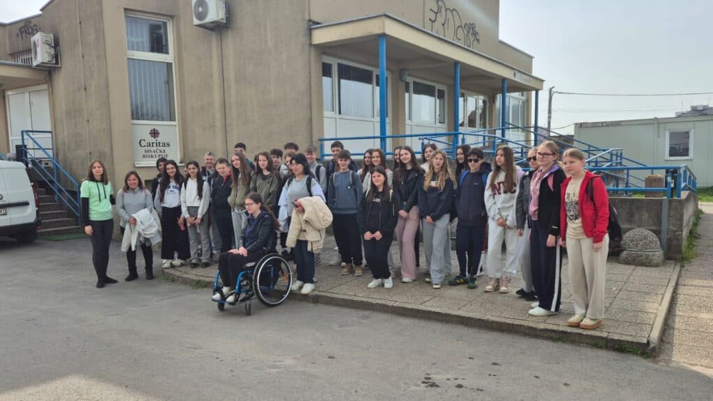 Korizmena akcija Caritasa ujedinila škole Sisačke biskupije u pomoći potrebitima