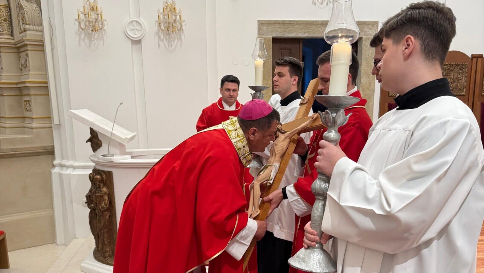 Služba Muke Gospodnje u bjelovarskoj katedrali