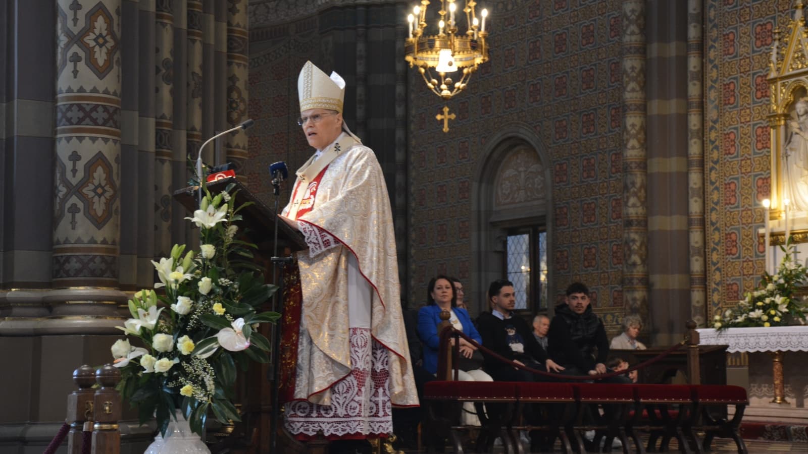 Đakovo: Nadbiskup Hranić predvodio uskrsno slavlje u katedrali