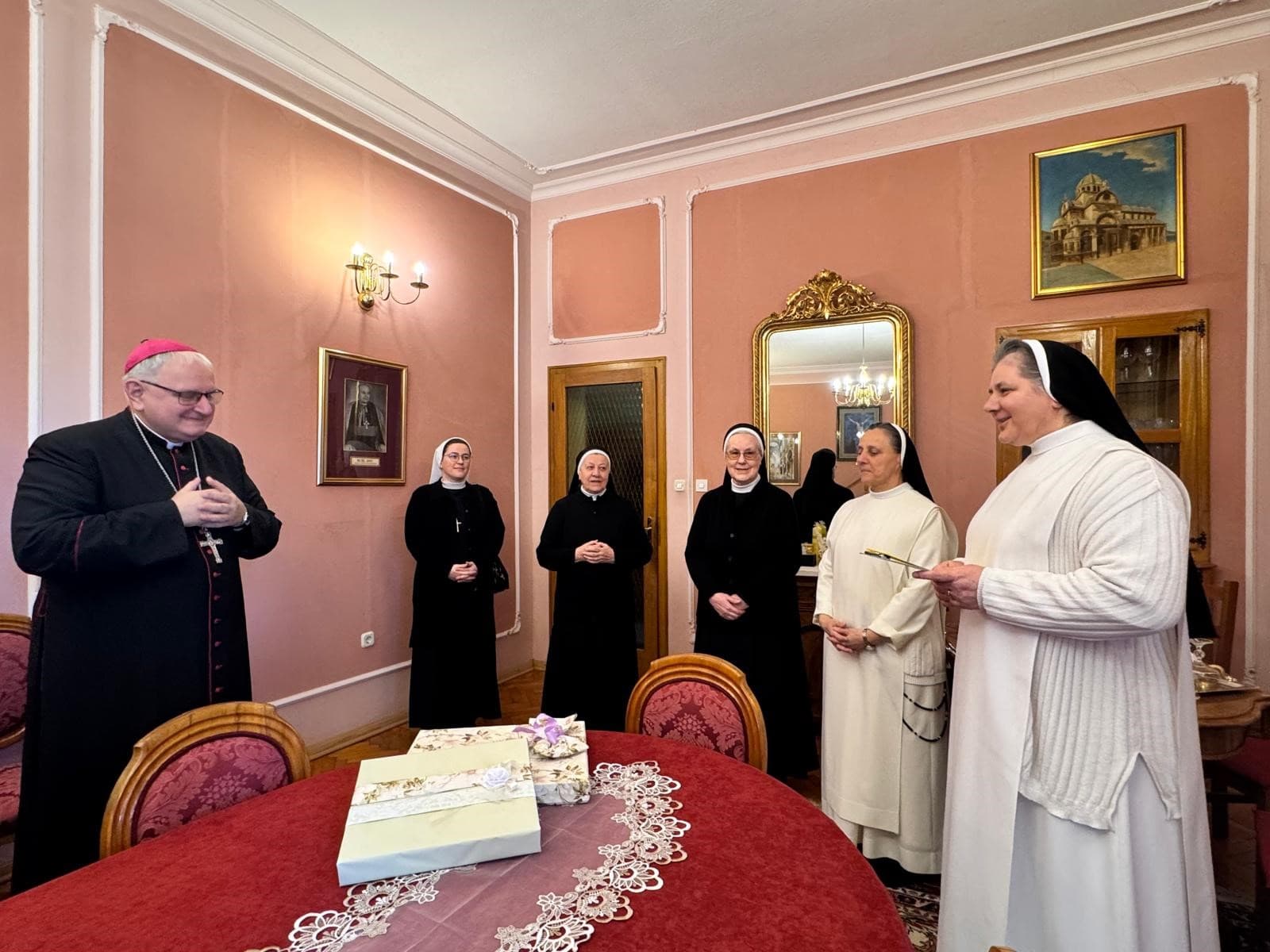 Šibenik: Redovnice čestitale Uskrs šibenskom biskupu Tomislavu Rogiću