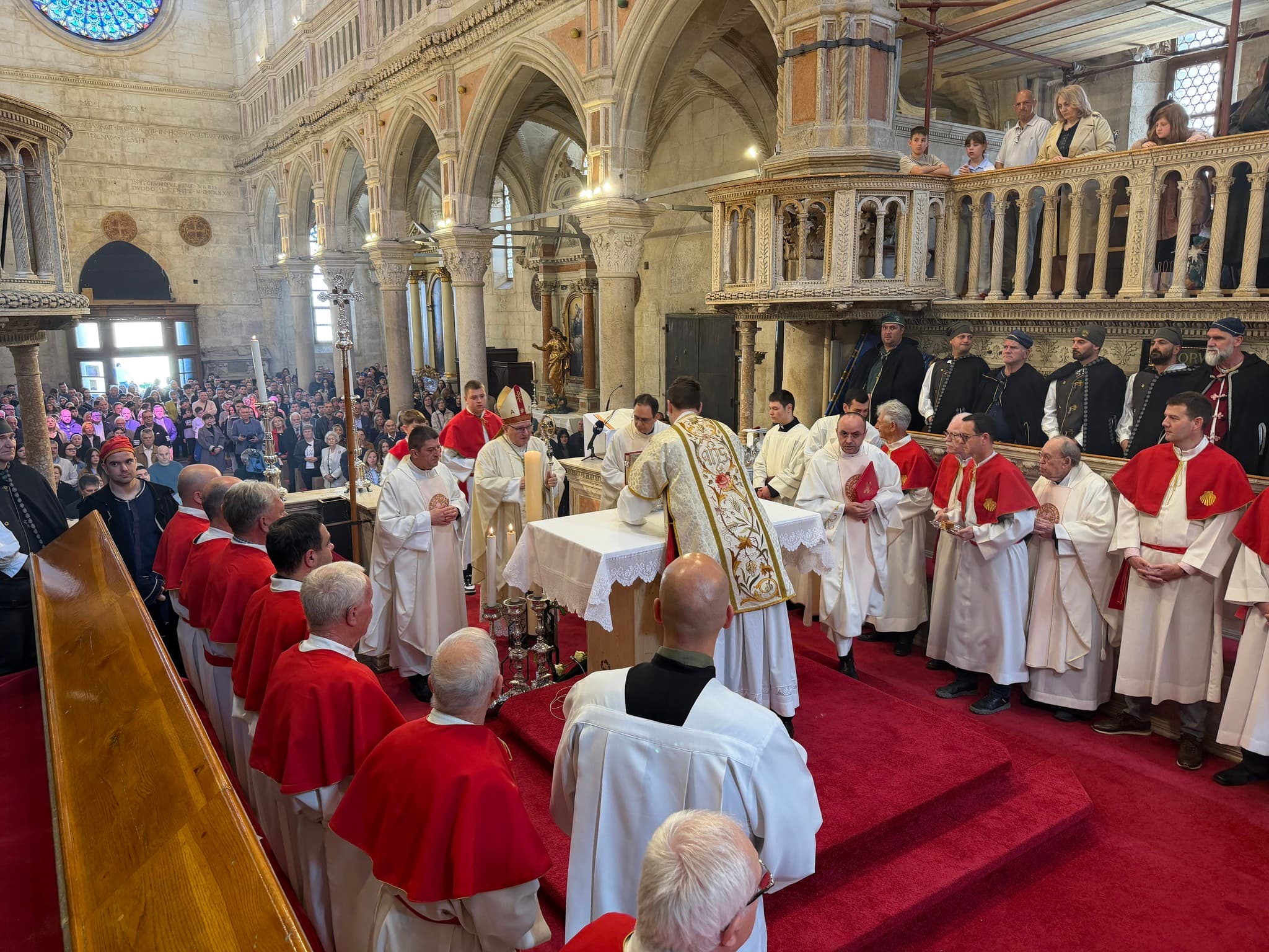 Biskup Rogić predvodio uskrsno slavlje u Šibeniku