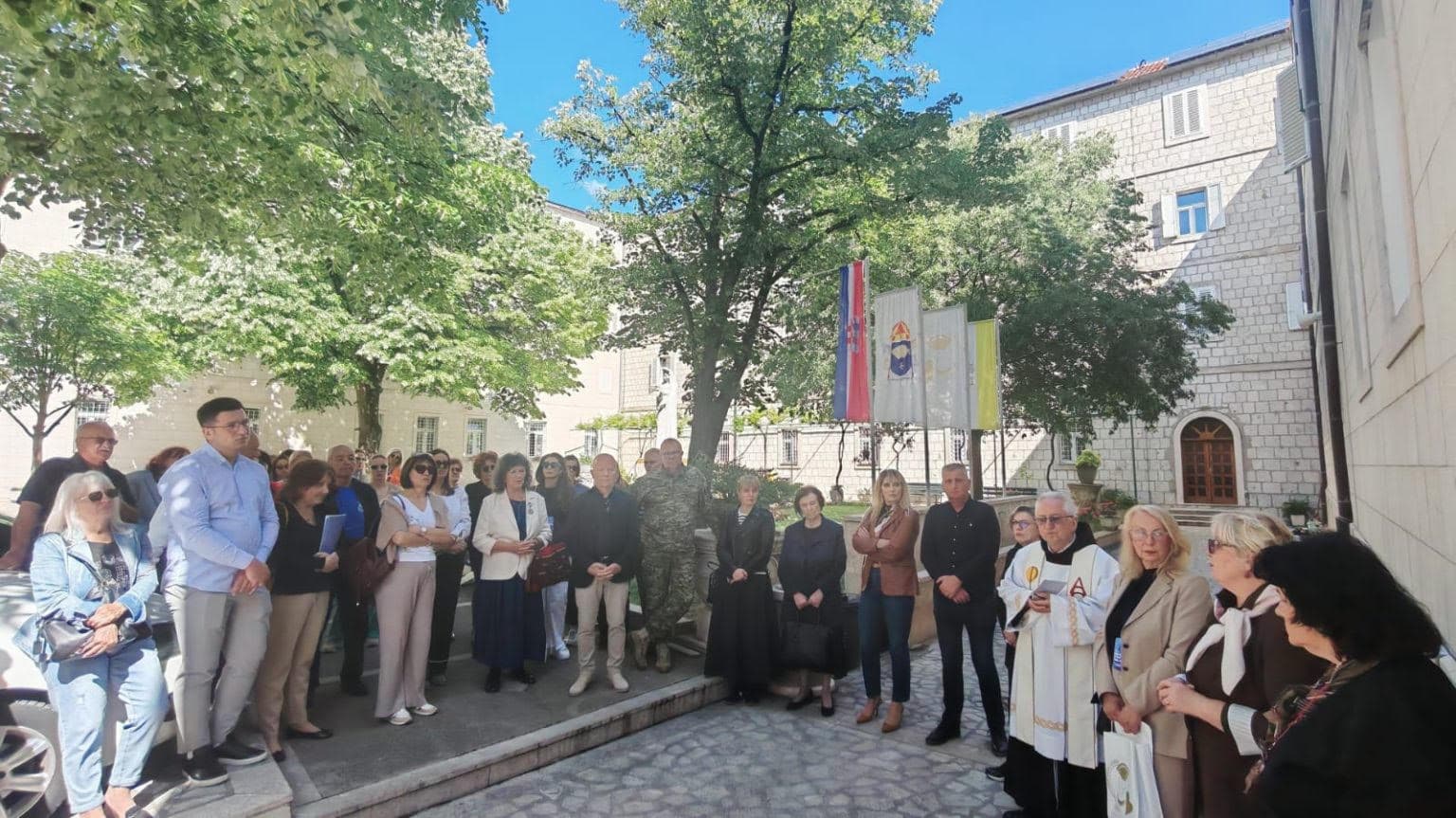 Na Samostanu Gospe Sinjske otkrivena spomen-ploča ratnoj bolnici iz Domovinskog rata