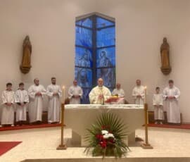 Veliki četvrtak u Ivanjoj Reci tumači Euharistiju i služenje kao srce Svetoga trodnevlja