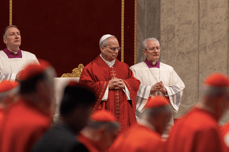 Papa Lav XIV. na obredima Velikoga petka u Vatikanu pozvao vjernike da bez straha pristupe Kristovu križu