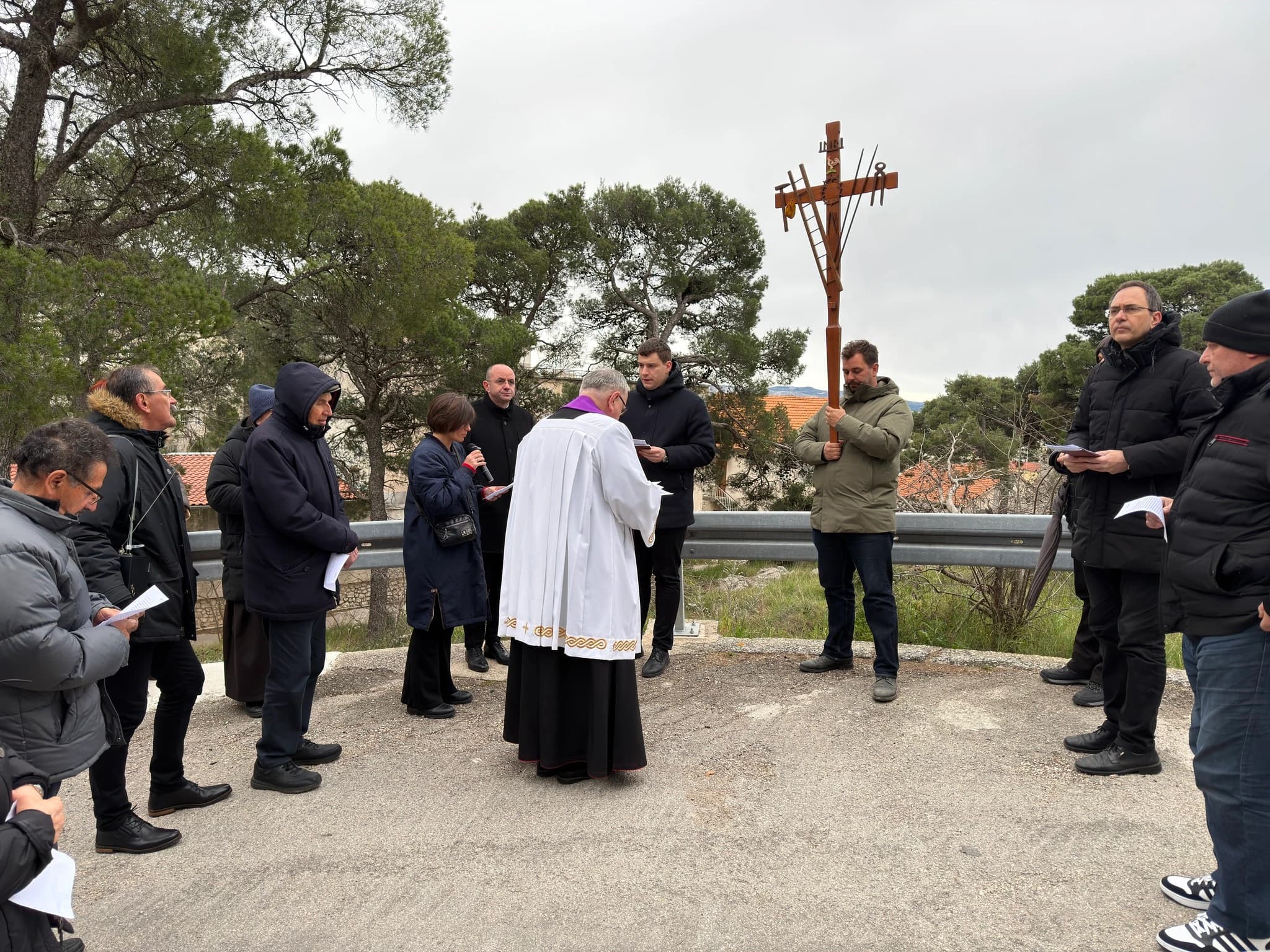 Na tvrđavi Šubićevac održan križni put vjernika grada Šibenika