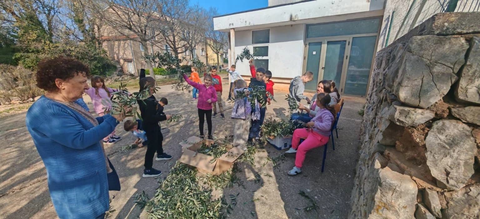 Krk poslao puni kombi Maslinovih grančica nade prema Zagrebu