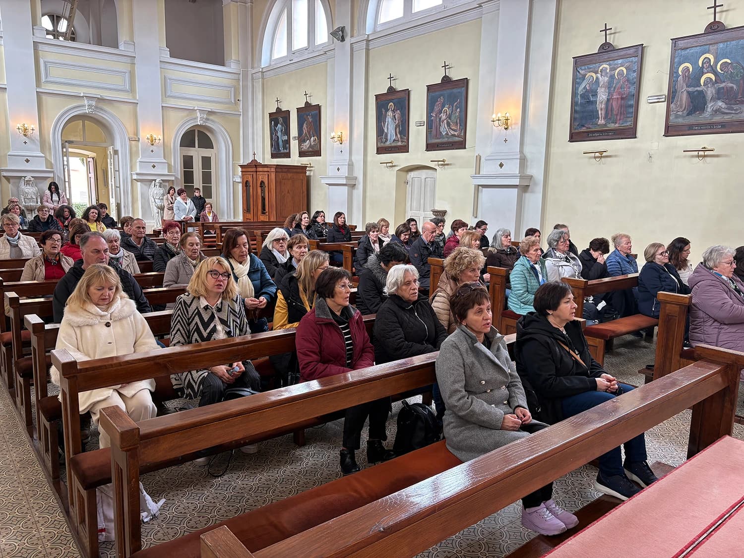 Volonteri Caritasa Krčke biskupije na Pagu prošli korizmenu duhovnu obnovu