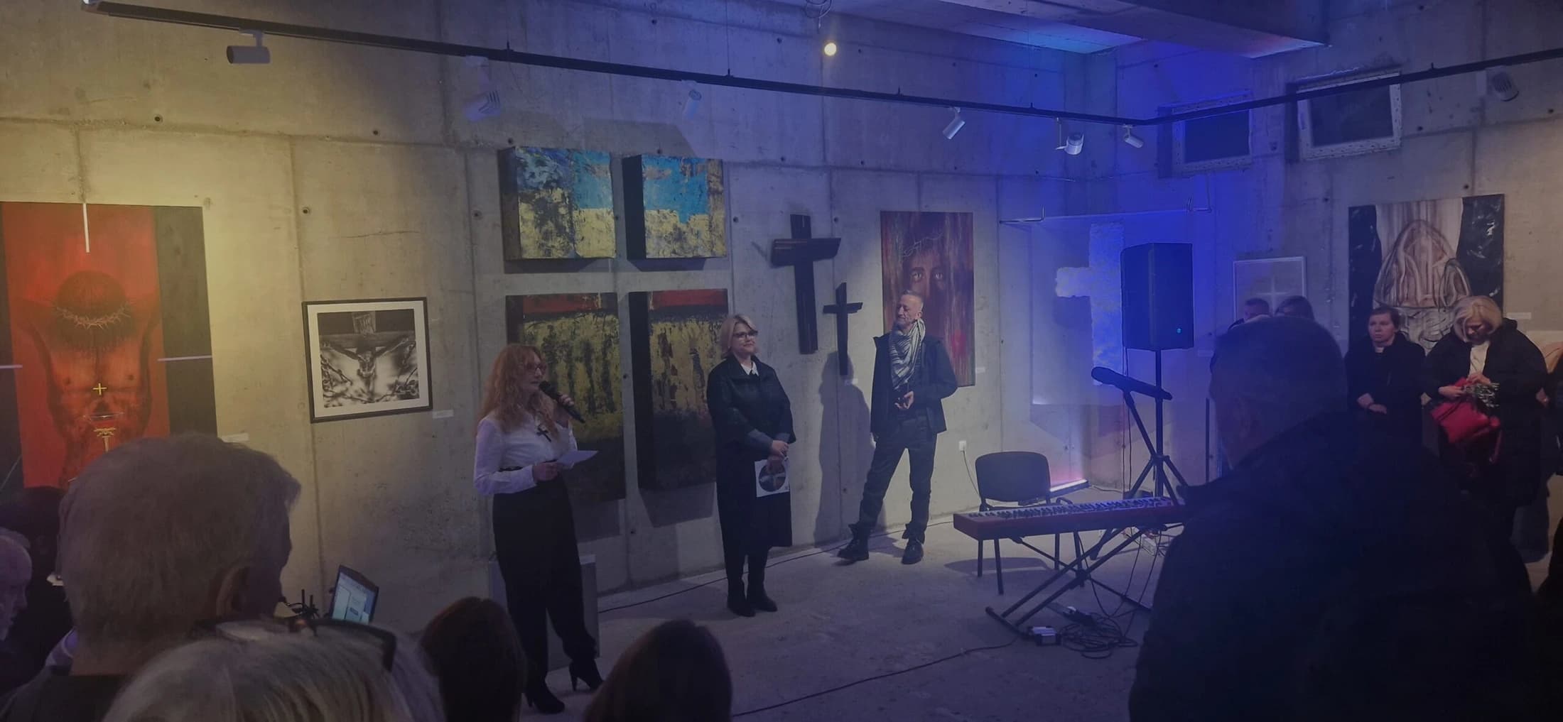 U Pagu otvorena izložba „Opus crucis“ posvećena otajstvu križa