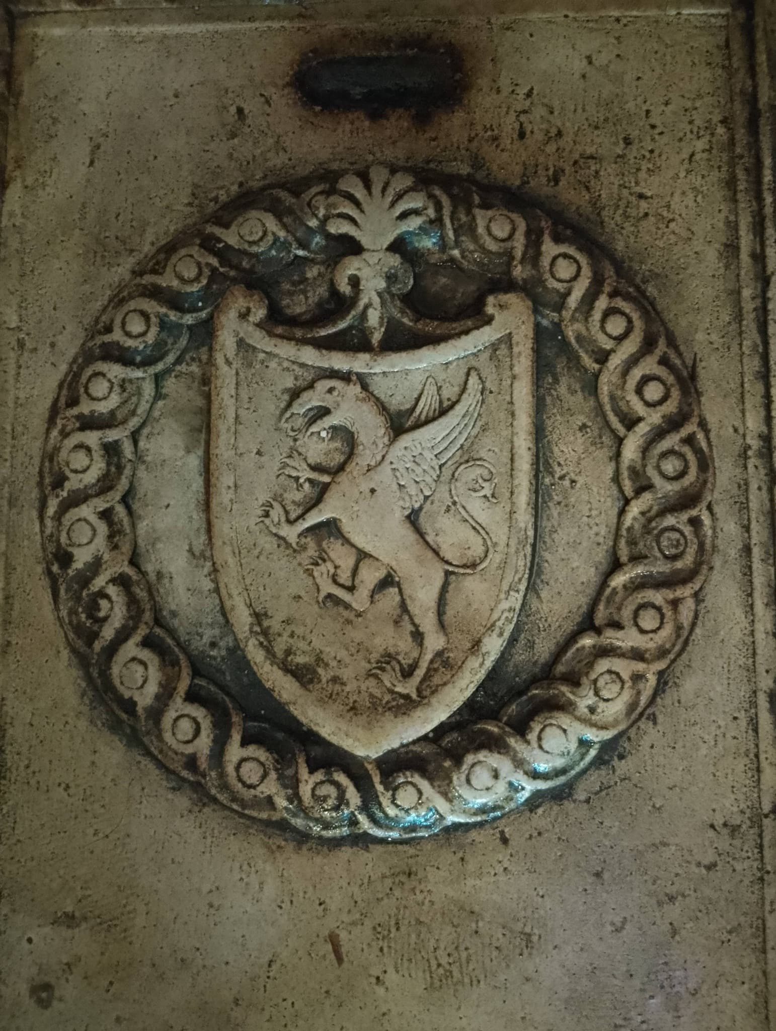 Podno orgulja u šibenskoj katedrali otkrivena nadgrobna ploča Ambroza pl. Mihetića