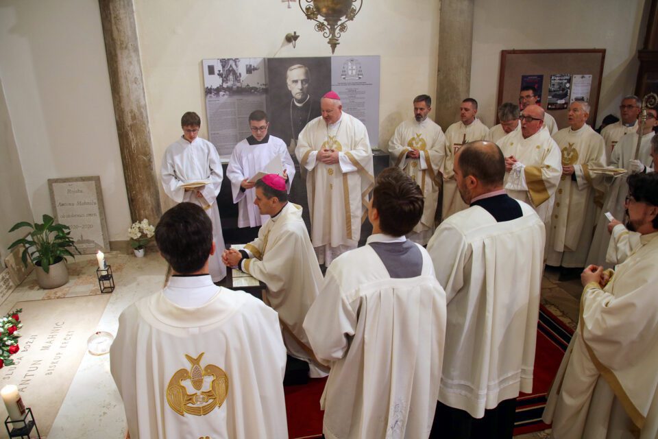 Obilježena 103. obljetnica prelaska u vječnost sluge Božjega biskupa Antuna Mahnića –
