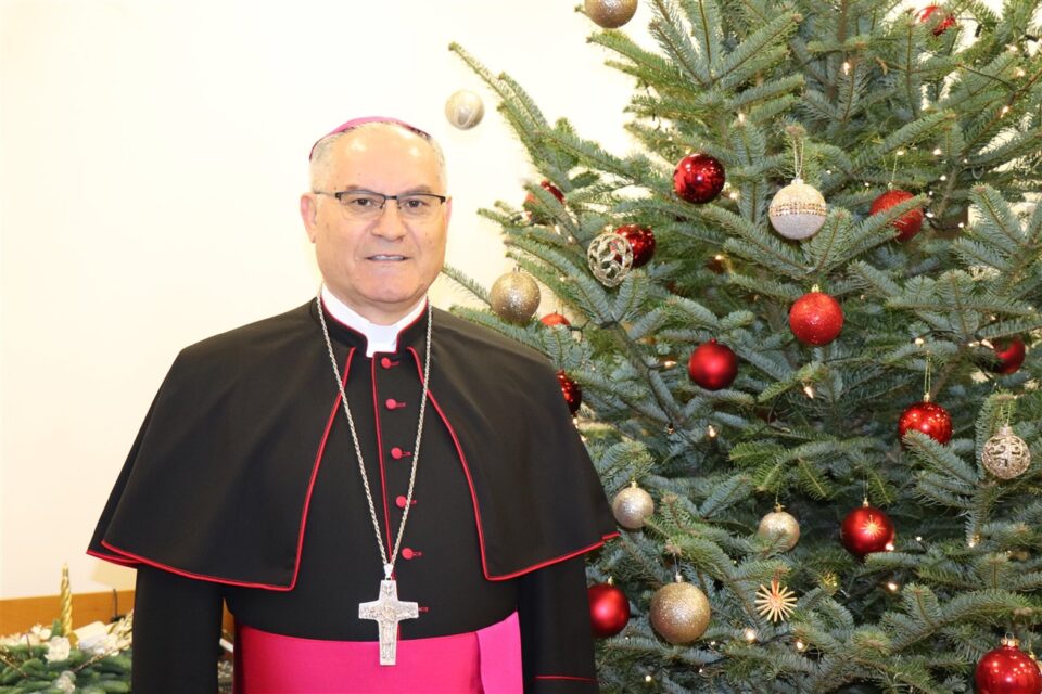 Božićna čestitka biskupa Ivana Štironje