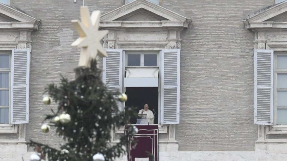 Papa na Angelusu: Otvorite svoja srca Božjoj ljubavi, pokažite dobrotu prema svima – Vatican News
