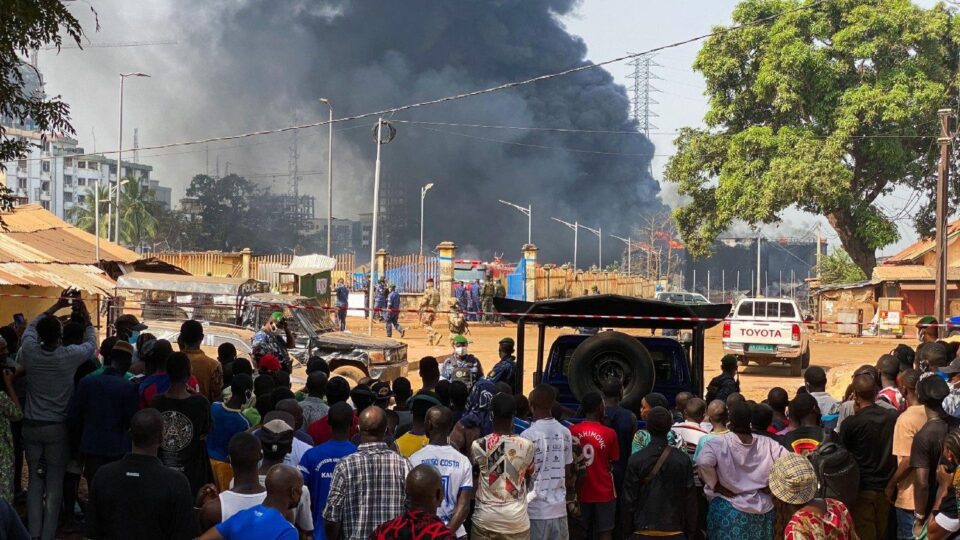 Papa Franjo izražava blizinu žrtvama eksplozije i požara u skladištu goriva u Gvineji.