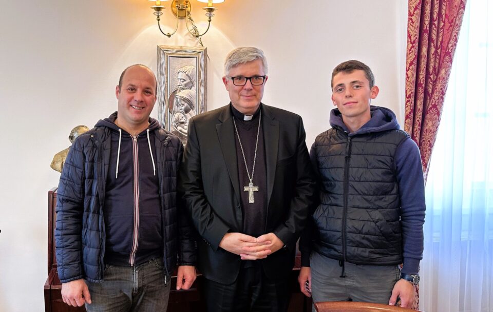 ZADAR: Susret nadbiskupa Zgrablića i predstavnika zajednice Cenacolo iz Jankolovice