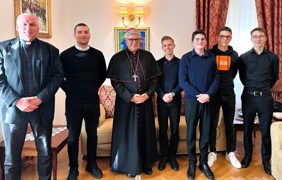 ZADAR: Susret nadbiskupa Zgrablića, sjemeništaraca, bogoslova i đakona Zadarske nadbiskupije
