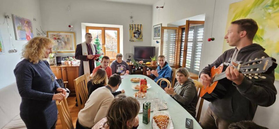 Biskup posjetio Termoterapiju, udrugu Rina Mašera i obitelj branitelja – Dubrovačka biskupija