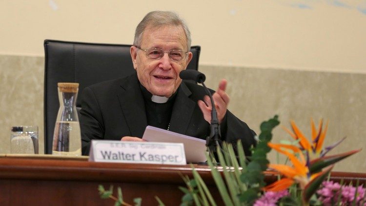 Kardinal Kasper ponovno oštro kritizira njemački Sinodalni put