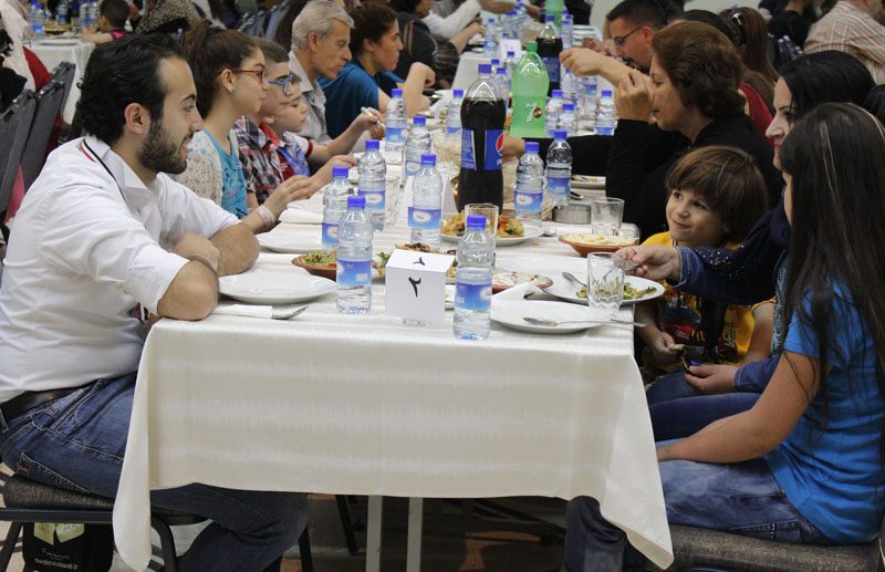 Podijelite putni izbjeglički obrok u Siriji
