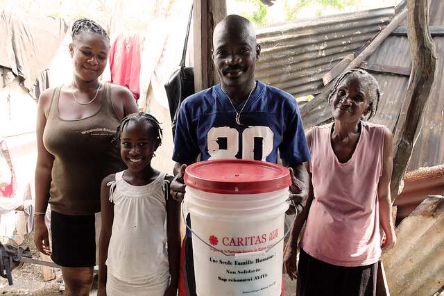 Glavni tajnik Caritasa u posjetu uraganom pogođenom Haitiju – Caritas