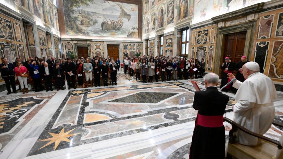 Papa poziva katoličke novinare da evanđelje prenose srcem – Vatican News