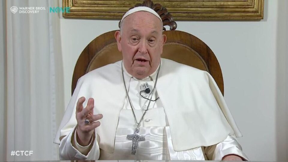 Papa Franjo: Eskalacija u ratu me plaši